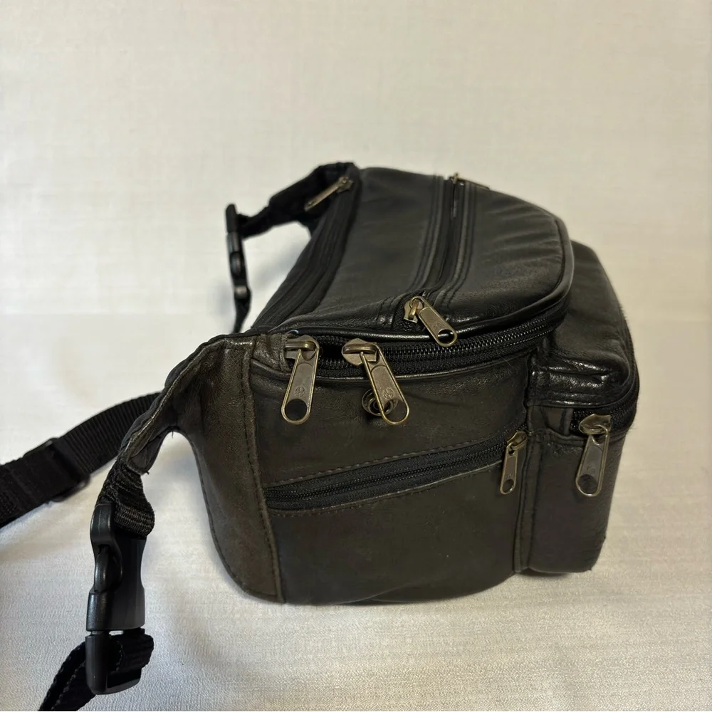 Hi-Pro camera bag adjustable shoulder bag or belt bag Nice 2 compartments